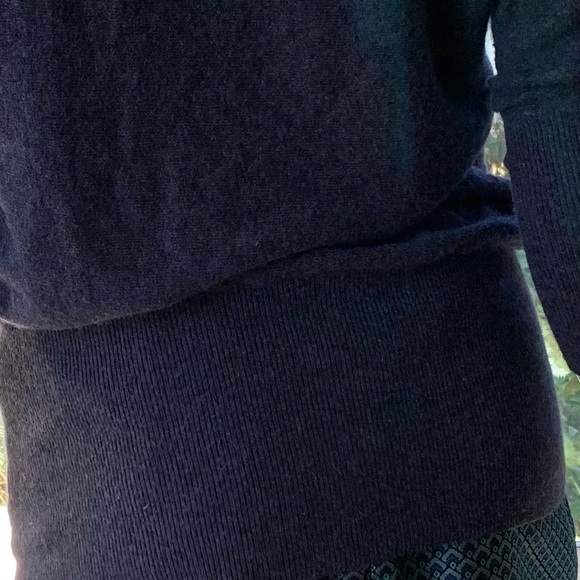 Aritzia Talula - women’s oversized crewneck sweater (Size S) - Picture 4 of 4